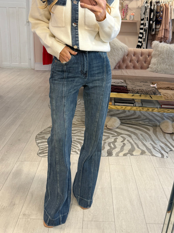 MANON SEAM DETAIL FLARE JEANS MID WASH