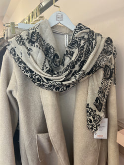 BANDANA PRINT SCARF BEIGE
