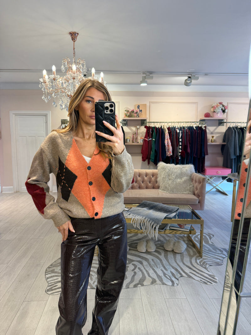 SKYE ARGYLE V NECK CARDIGAN CORAL CAMEL