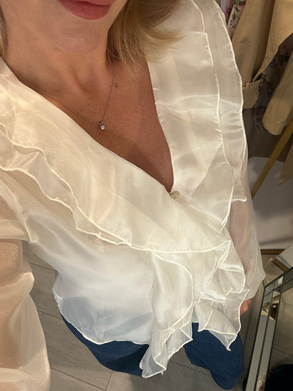 IVI FRILL CREAM BLOUSE