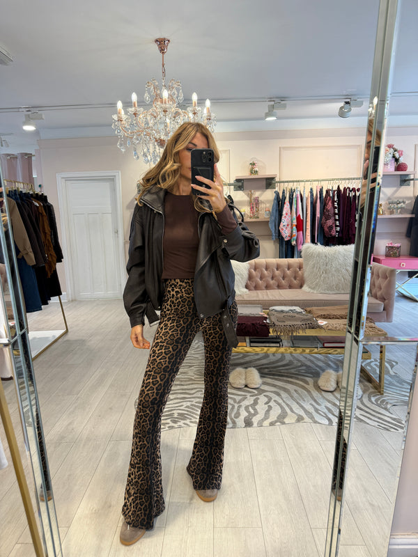 LEOPARD FLARE LEGGING