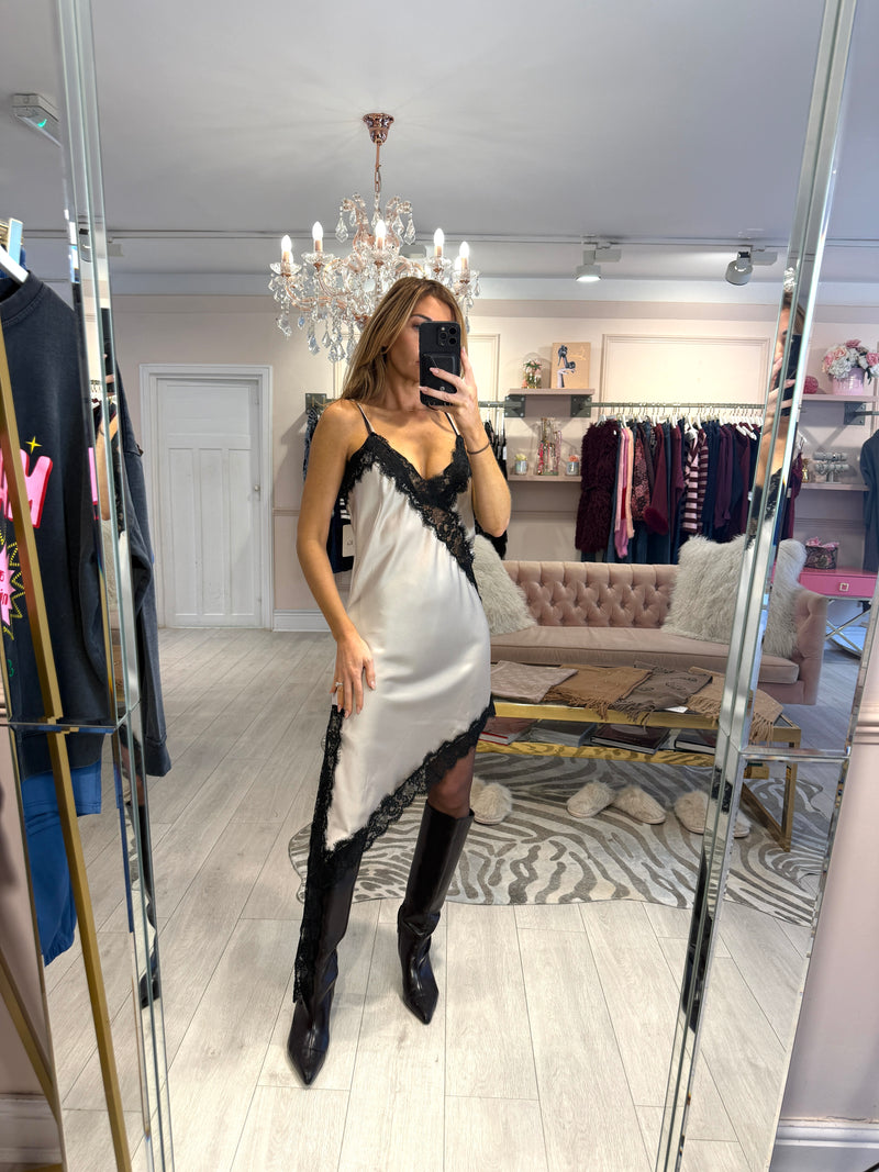 DANICA ASYMMETRIC LACE DRESS STONE&BLACK