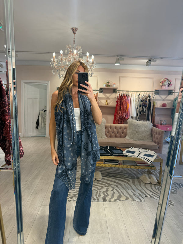 BANDANA PRINT SCARF DENIM BLUE