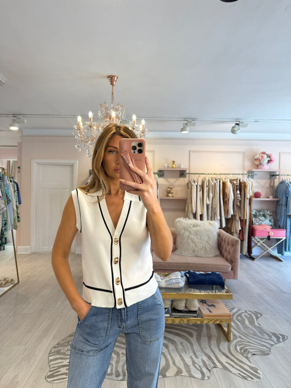 CLEO COLLARED KNIT TOP
