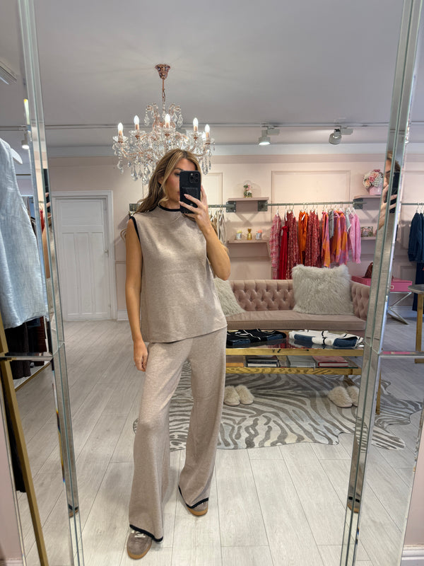 NOLA CONTRAST TRIM KNIT SET BEIGE