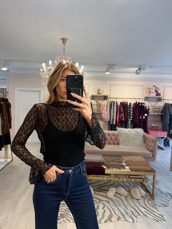 BEXLEY SHEER TEXTURED TOP BLACK