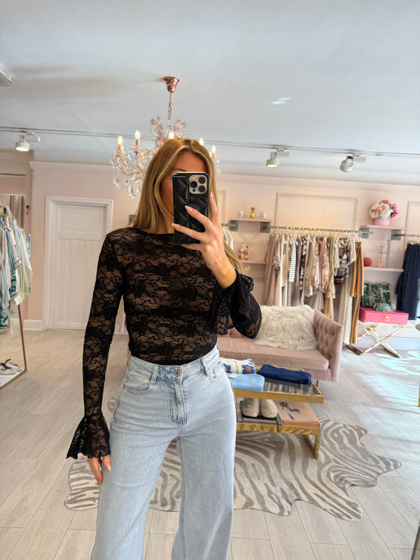 LOLA SHEER FLORAL FLARE CUFF TOP BLACK