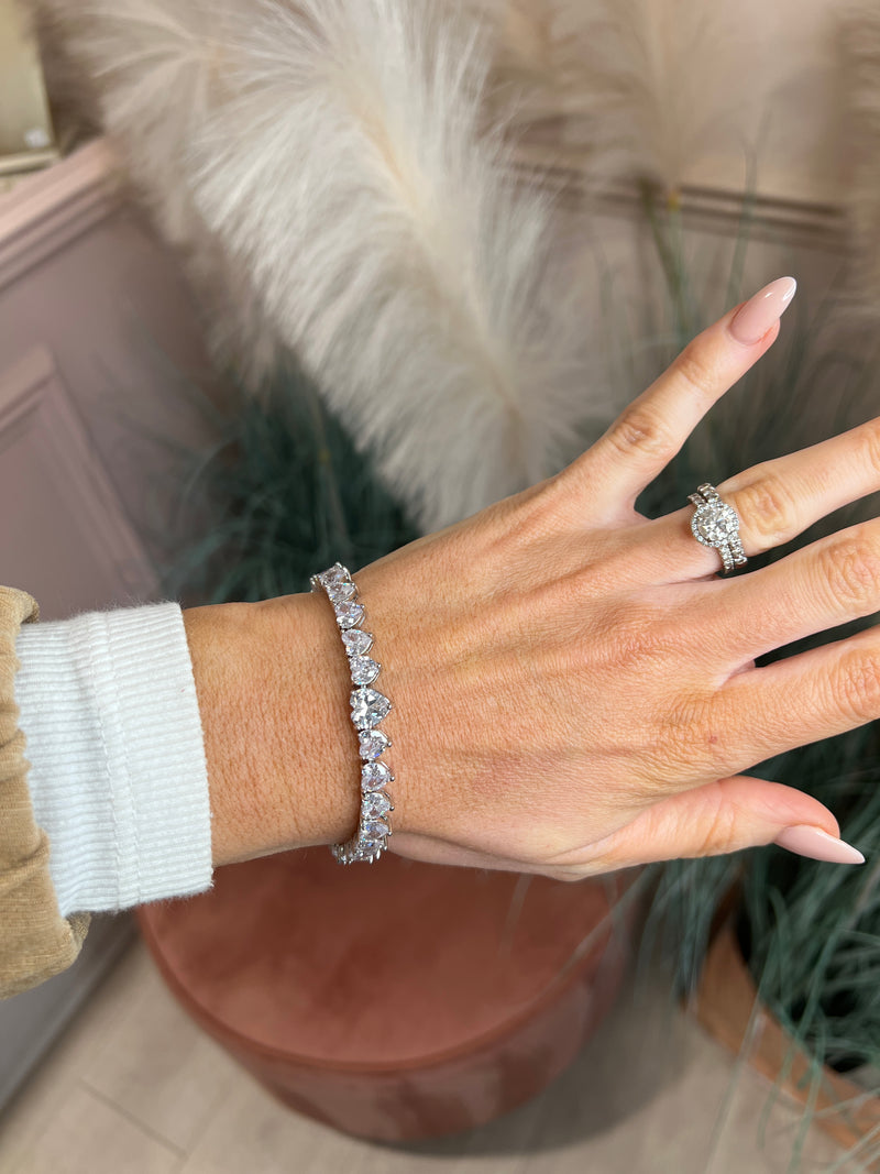 DIAMANTE HEART TENNIS BRACELET
