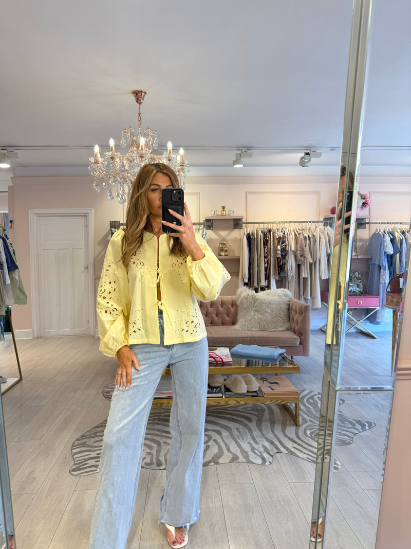 LAVINIA BRODERIE TIE BLOUSE LEMON