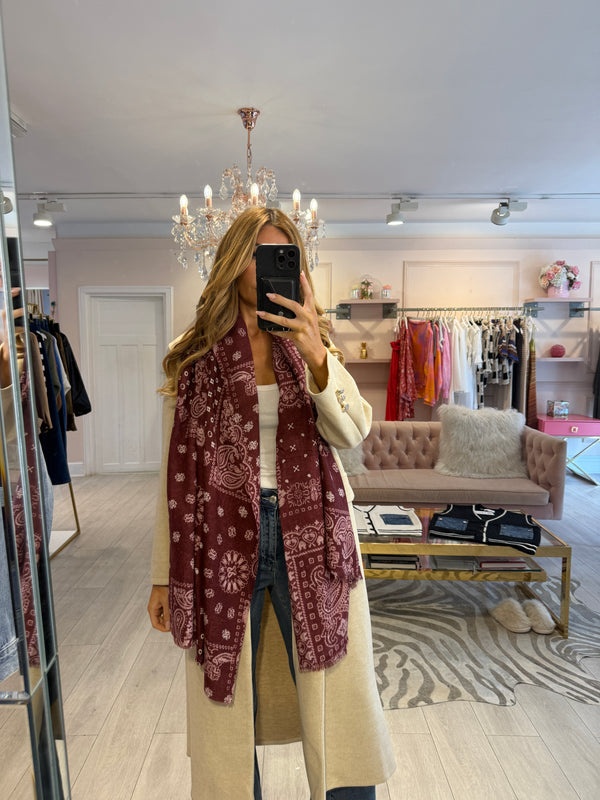 BANDANA PRINT SCARF BURGUNDY