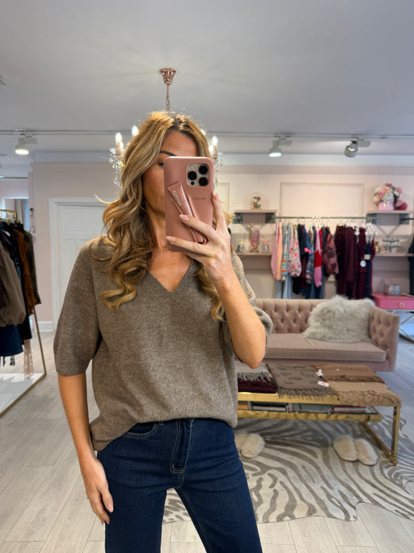 ALIA V NECK SHORT SLEEVE RIBBED JUMPER BROWN