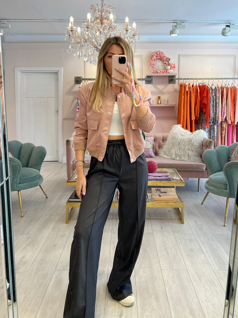 FRONT PLEAT DARK GREY EASTICATED TROUSER