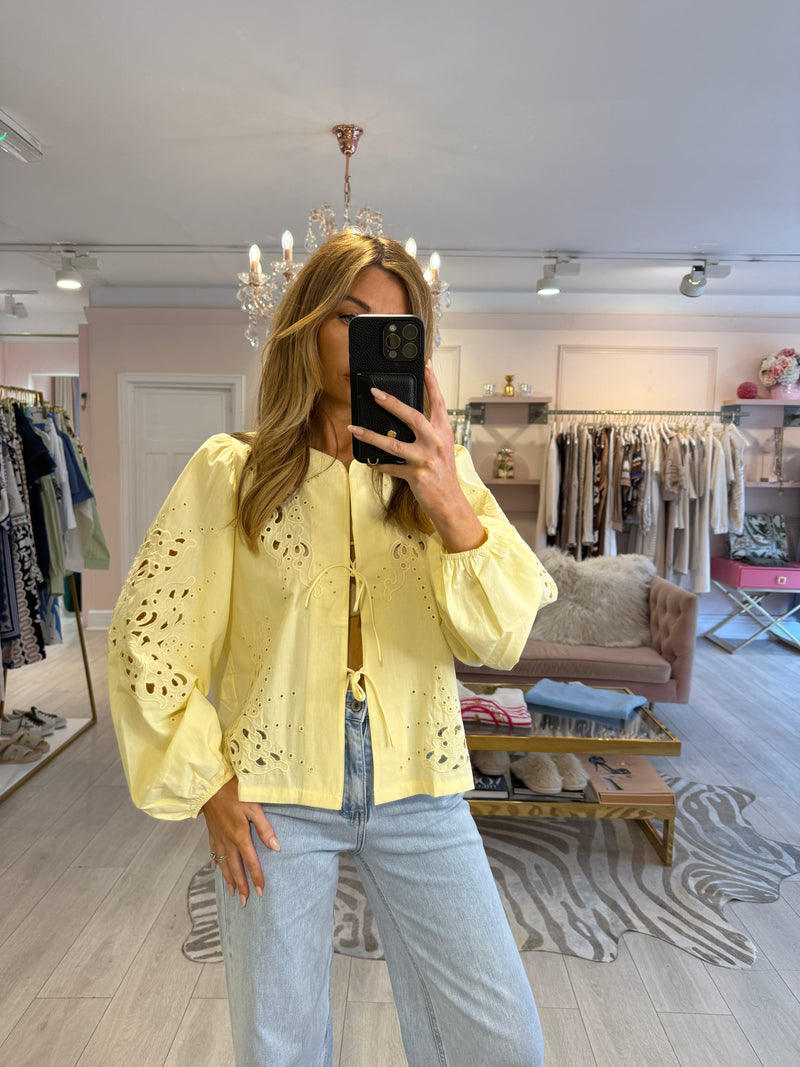 LAVINIA BRODERIE TIE BLOUSE LEMON