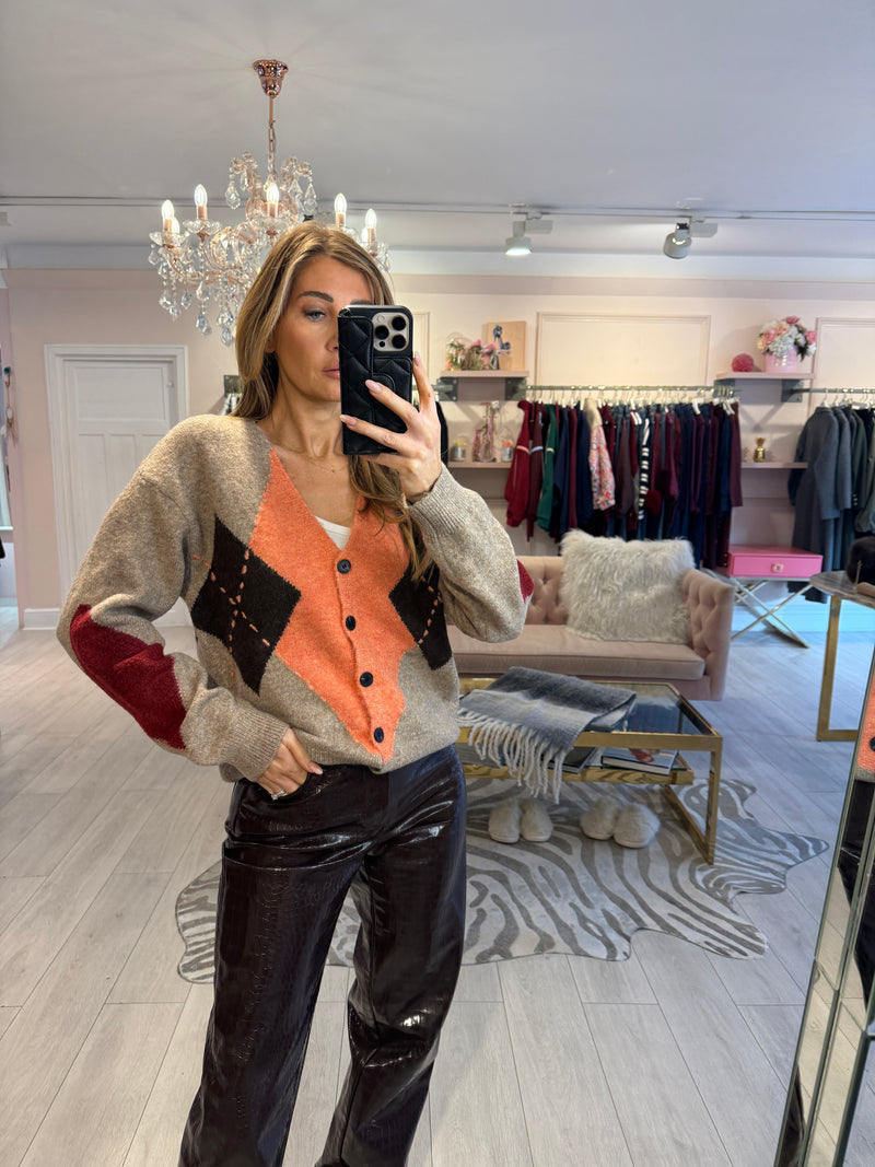 SKYE ARGYLE V NECK CARDIGAN CORAL CAMEL