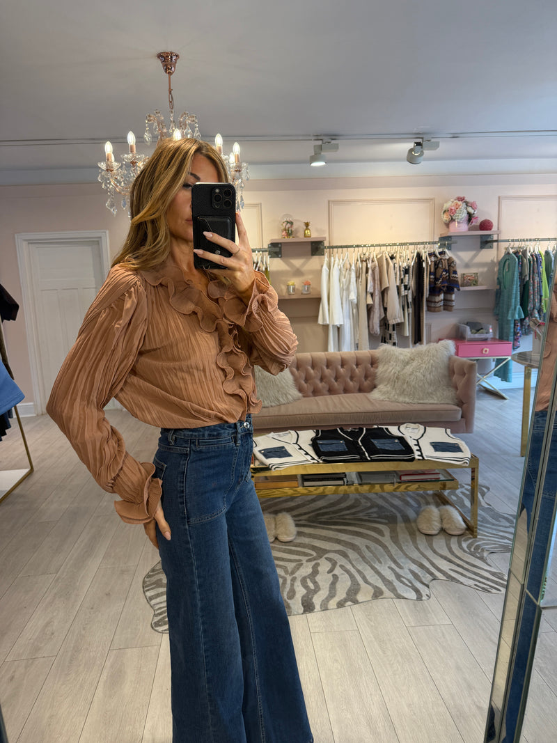 CELINA RUFFLE BLOUSE NUDE