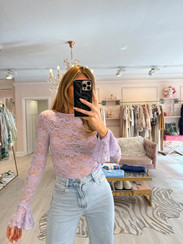 LOLA SHEER FLORAL FLARE CUFF TOP LILAC