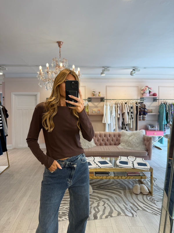EBA. BASIC LONG SLEEVE TOP O/S BROWN