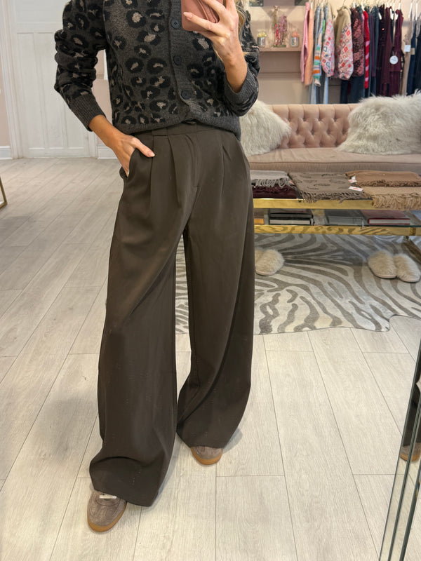 KIRI BOX PLEAT WIDE LEG TROUSERS COCO