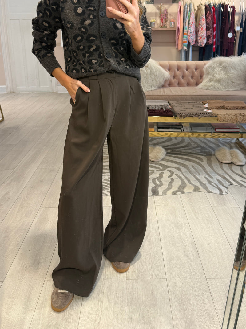 KIRI BOX PLEAT WIDE LEG TROUSERS COCO