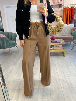 FRONT PLEAT CAMEL EASTICATED TROUSER