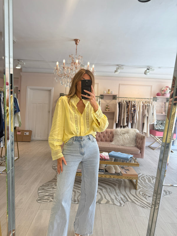 BELLE LACE TRIM BLOUSE LEMON