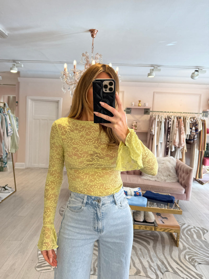 LOLA SHEER FLORAL FLARE CUFF TOP GREEN