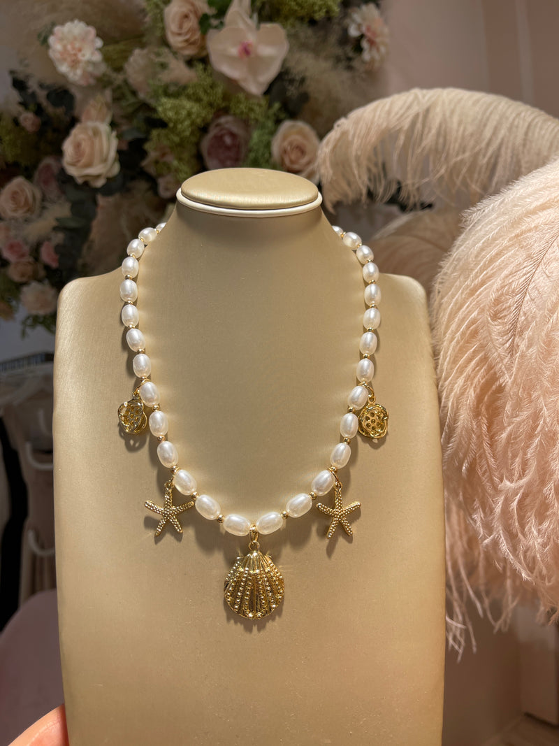 STARFISH & PEARLS  NECKLACE