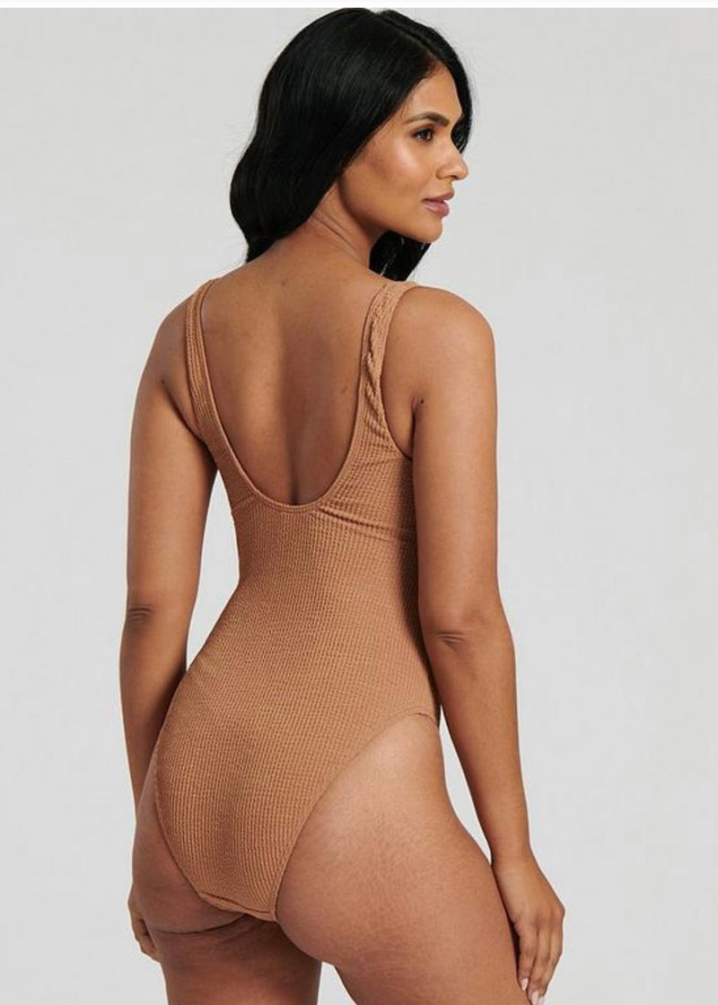 SB SWIMSUIT CRINKLE TEXTURED SCOOP NECK COCOA