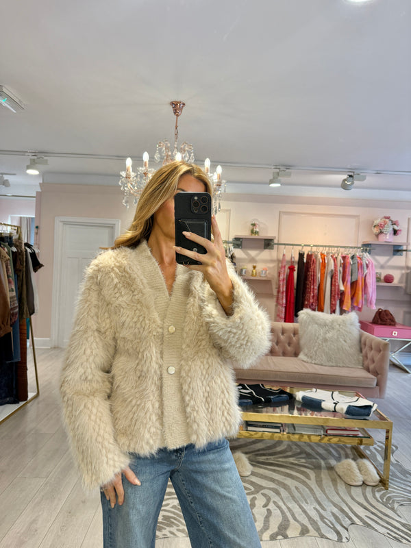 ELSA FLUFFY JACKET BEIGE