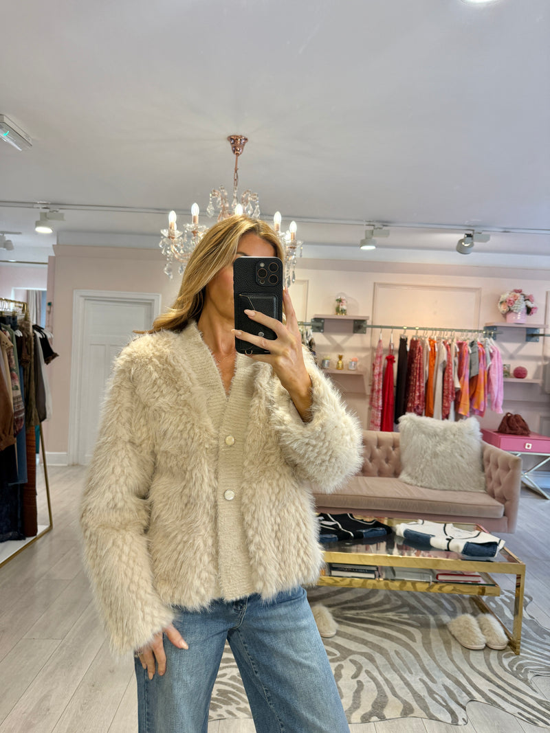 ELSA FLUFFY JACKET BEIGE