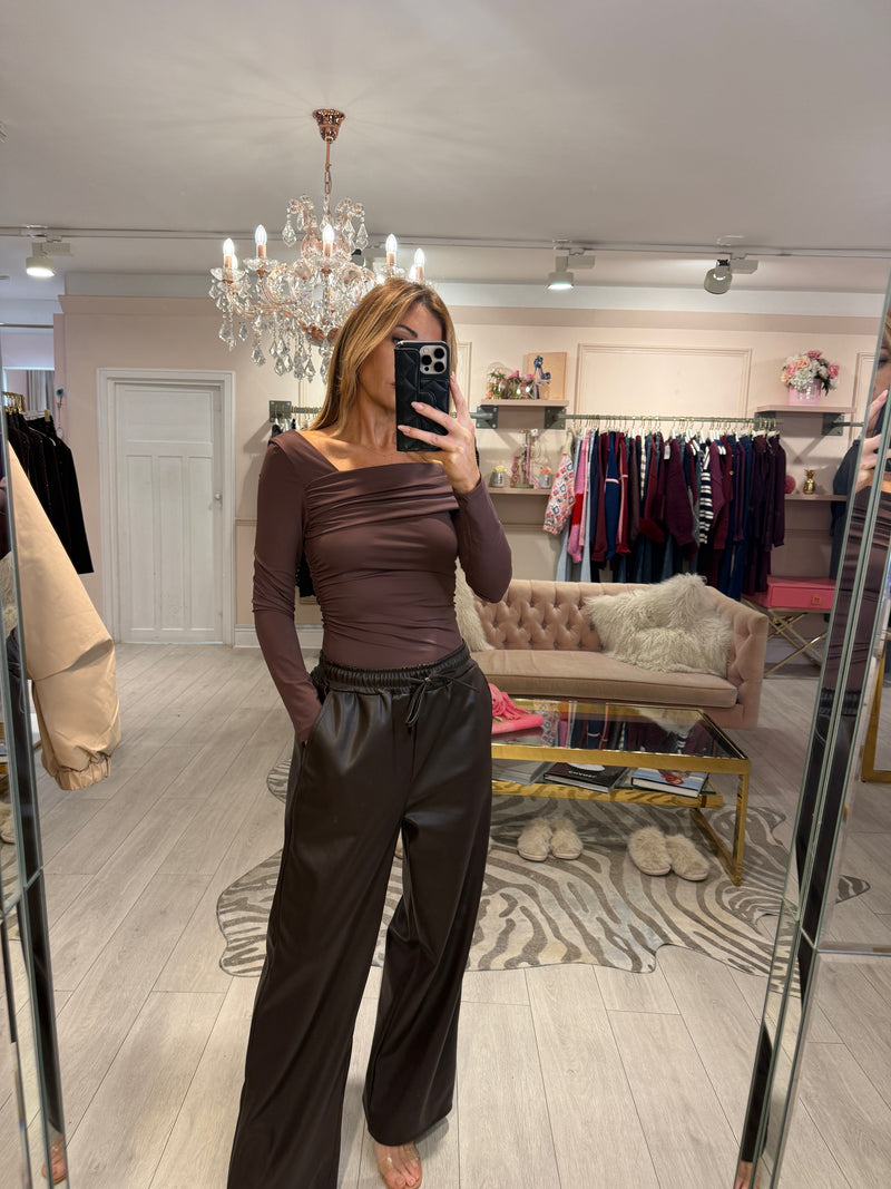 LOLA OFF SHOULDER BODYSUIT  BROWN