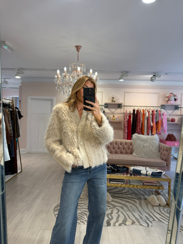 ELSA FLUFFY JACKET BEIGE