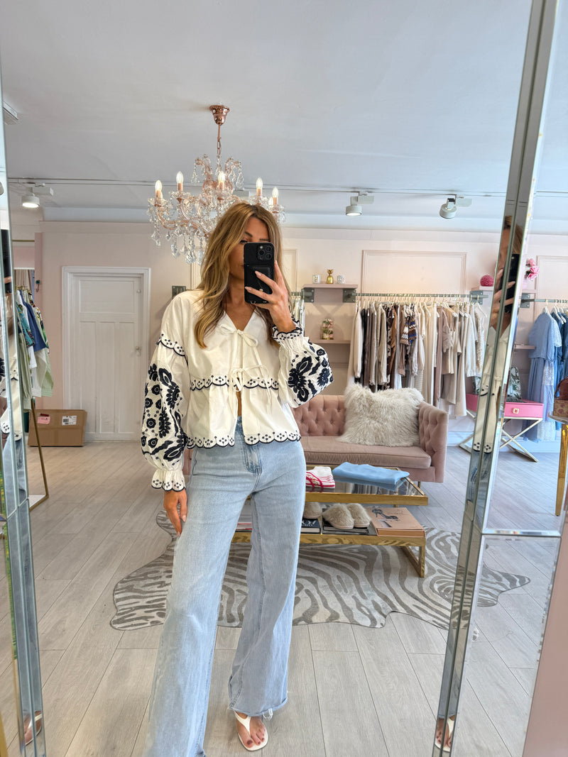 REVE DOUBLE TIE SCALLOP EDGE SHIRT