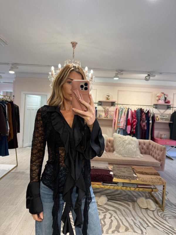 KHLOE LACE RUFFLE BLOUSE BLACK