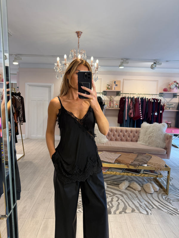 AMARIA LACE CAMI TOP BLACK