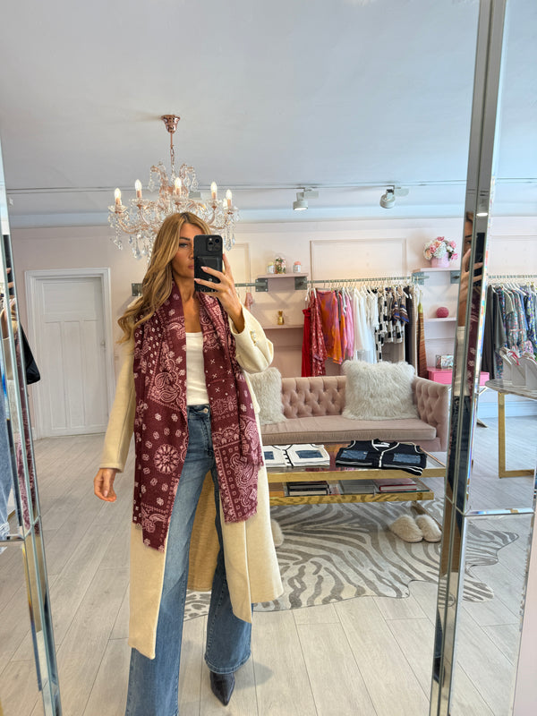BANDANA PRINT SCARF BURGUNDY