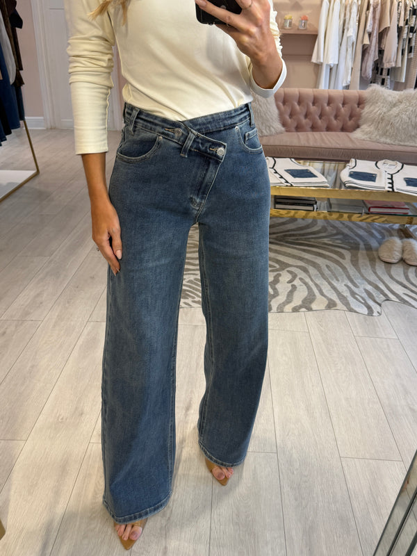 CROSS WAIST MID WASH WIDE LEG JEAN